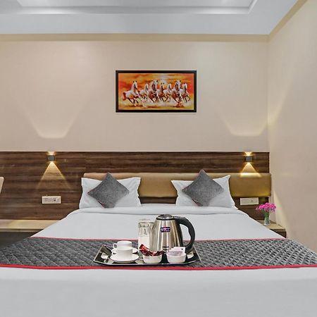 Townhouse 1150 Hotel Dayal Palace Chinhat Екстер'єр фото
