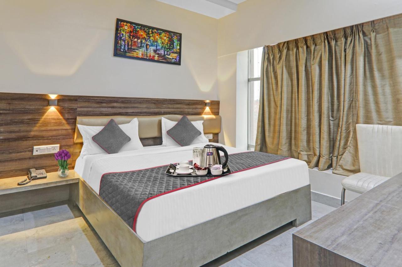 Townhouse 1150 Hotel Dayal Palace Chinhat Екстер'єр фото