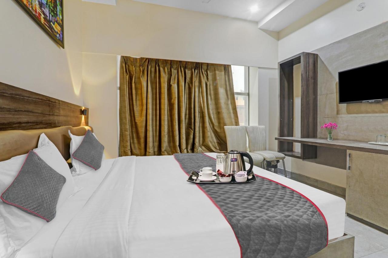 Townhouse 1150 Hotel Dayal Palace Chinhat Екстер'єр фото
