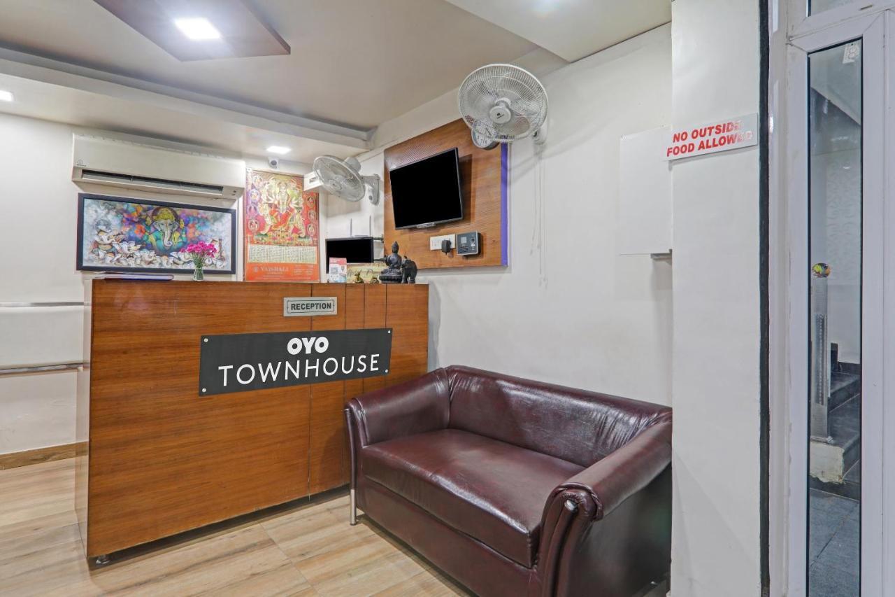 Townhouse 1150 Hotel Dayal Palace Chinhat Екстер'єр фото