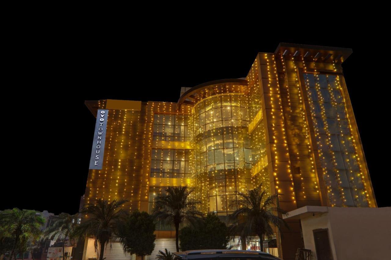 Townhouse 1150 Hotel Dayal Palace Chinhat Екстер'єр фото