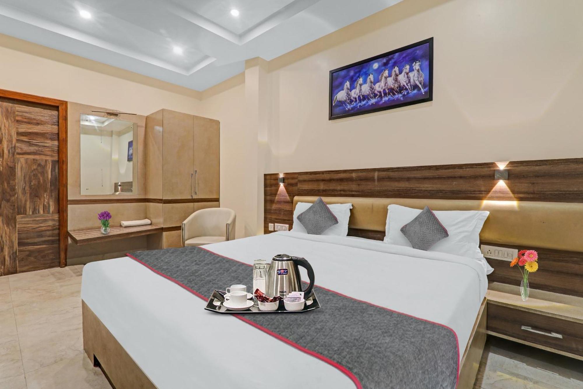 Townhouse 1150 Hotel Dayal Palace Chinhat Екстер'єр фото