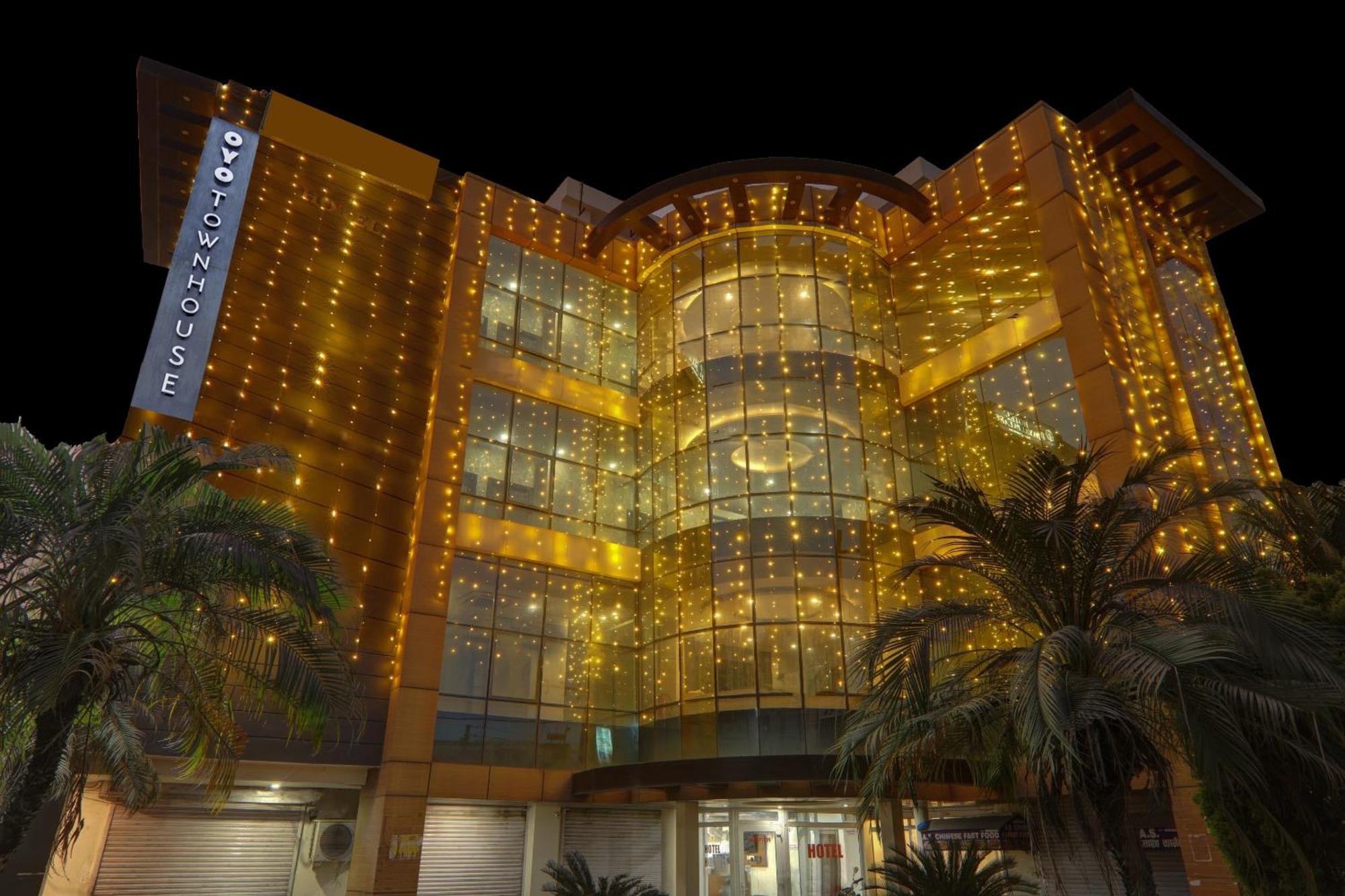 Townhouse 1150 Hotel Dayal Palace Chinhat Екстер'єр фото