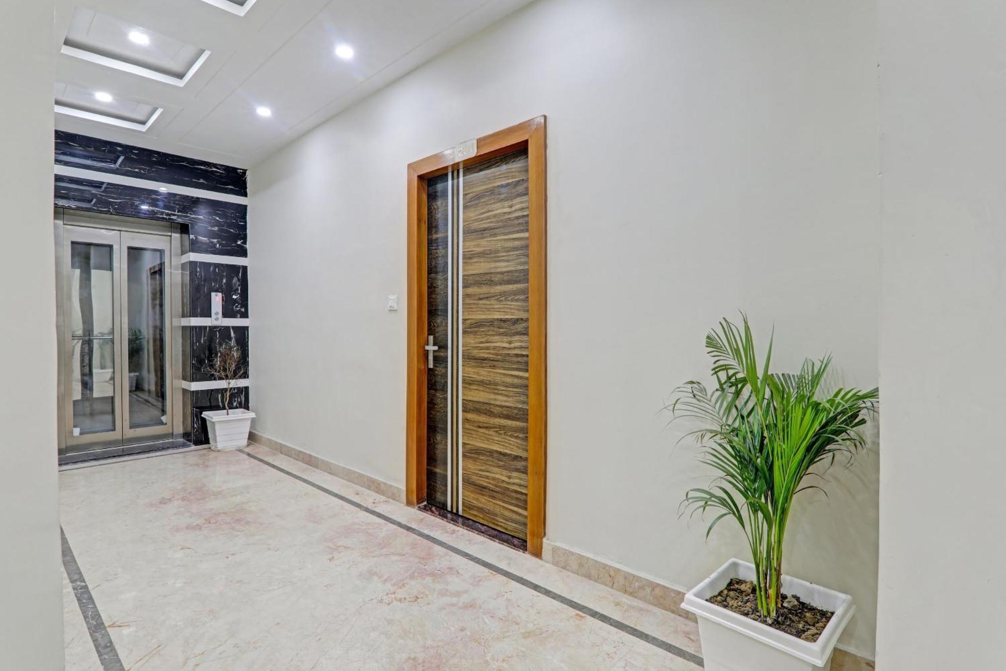 Townhouse 1150 Hotel Dayal Palace Chinhat Екстер'єр фото